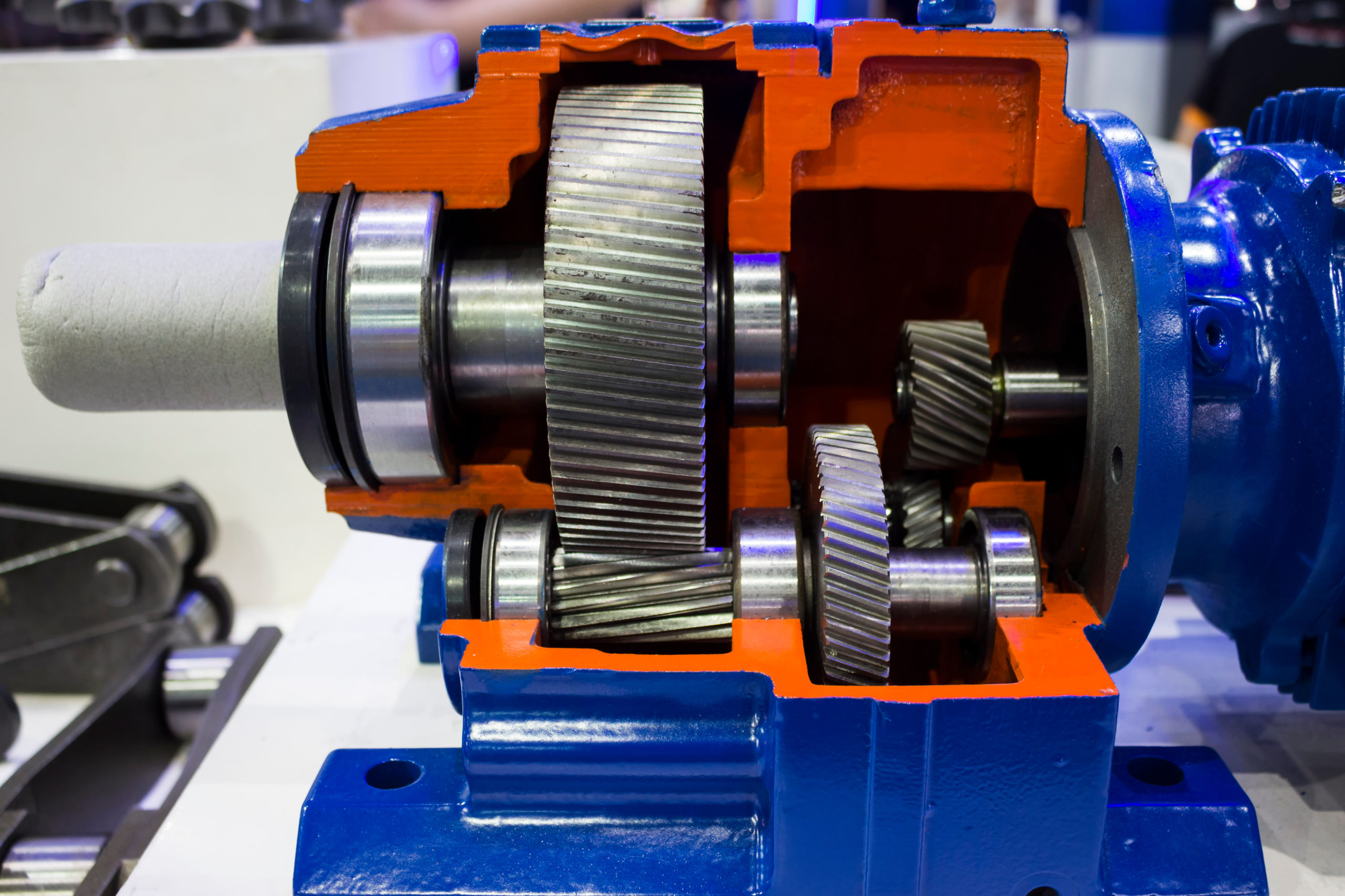 side profile showcasing the c ross section of a hydraulic gear pump.